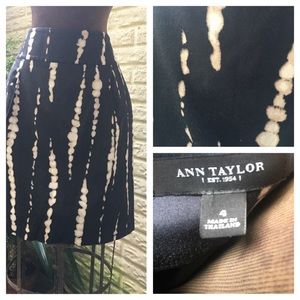 Ann Taylor skirt with pockets